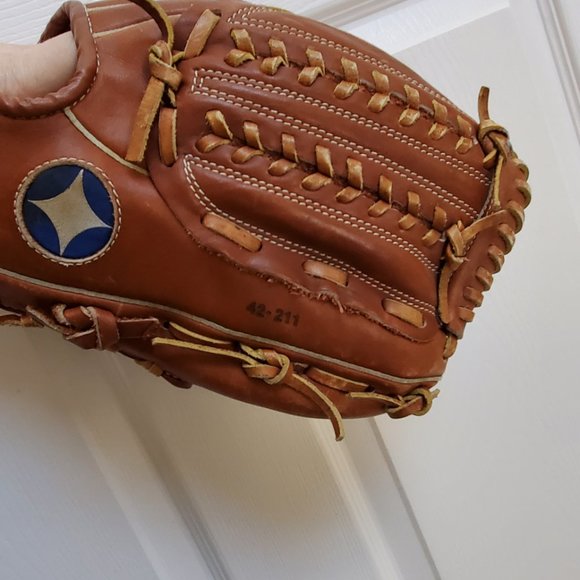 Spaulding Softball Glove, XL Pro Model 42-211 - Picture 2 of 7